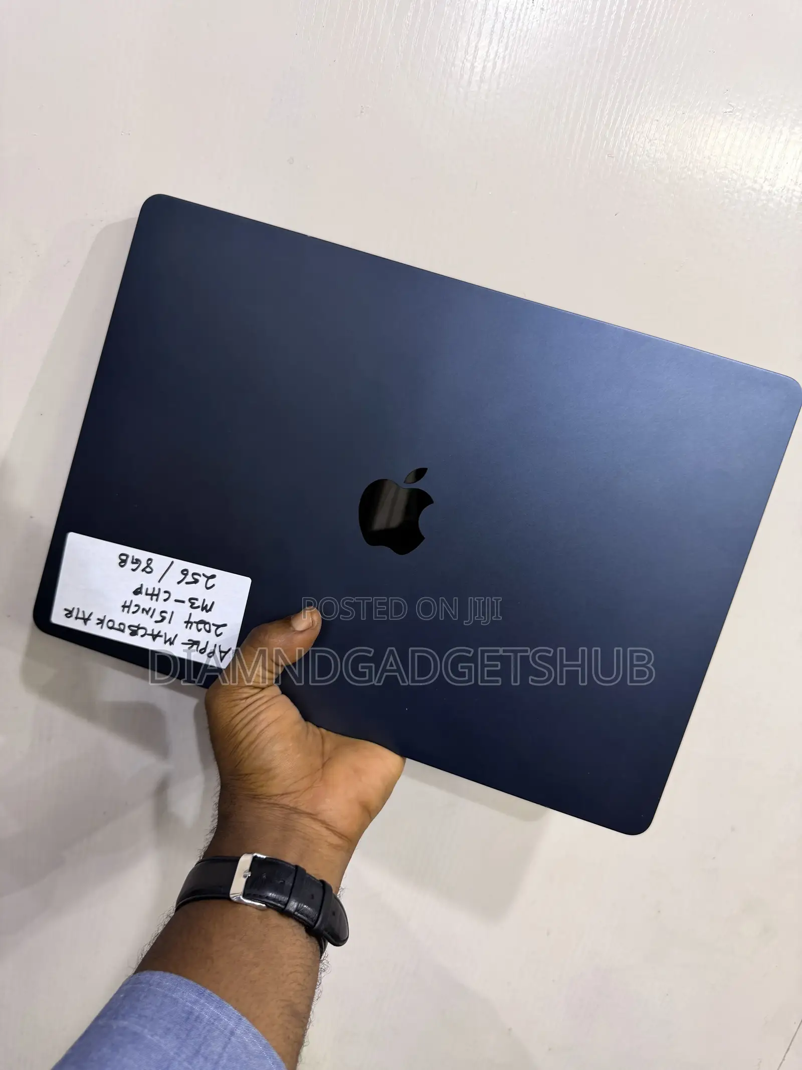 Laptop Apple MacBook Air 2024 M3 8GB Apple M3 SSD 256GB