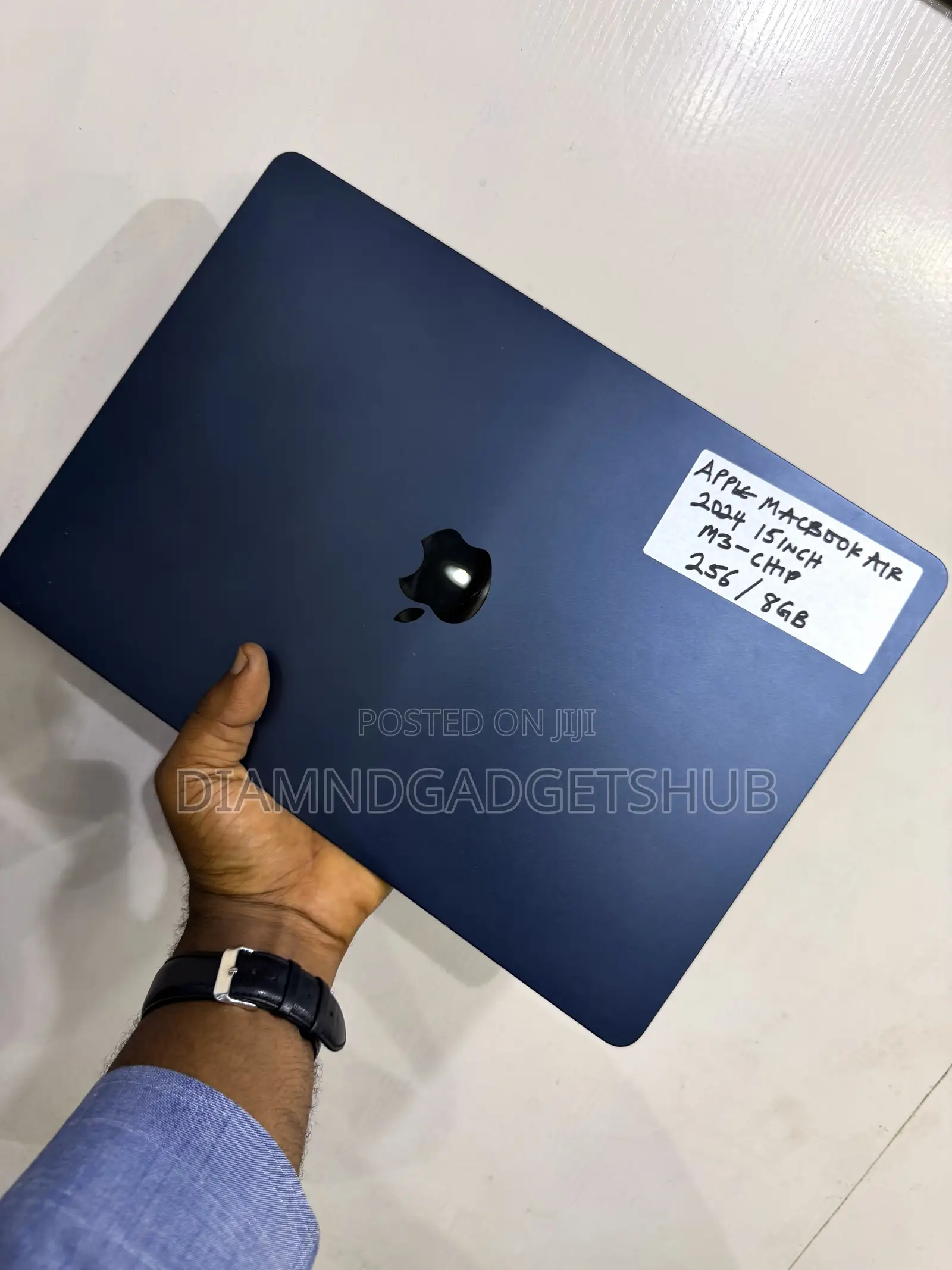 Laptop Apple MacBook Air 2024 M3 8GB Apple M3 SSD 256GB