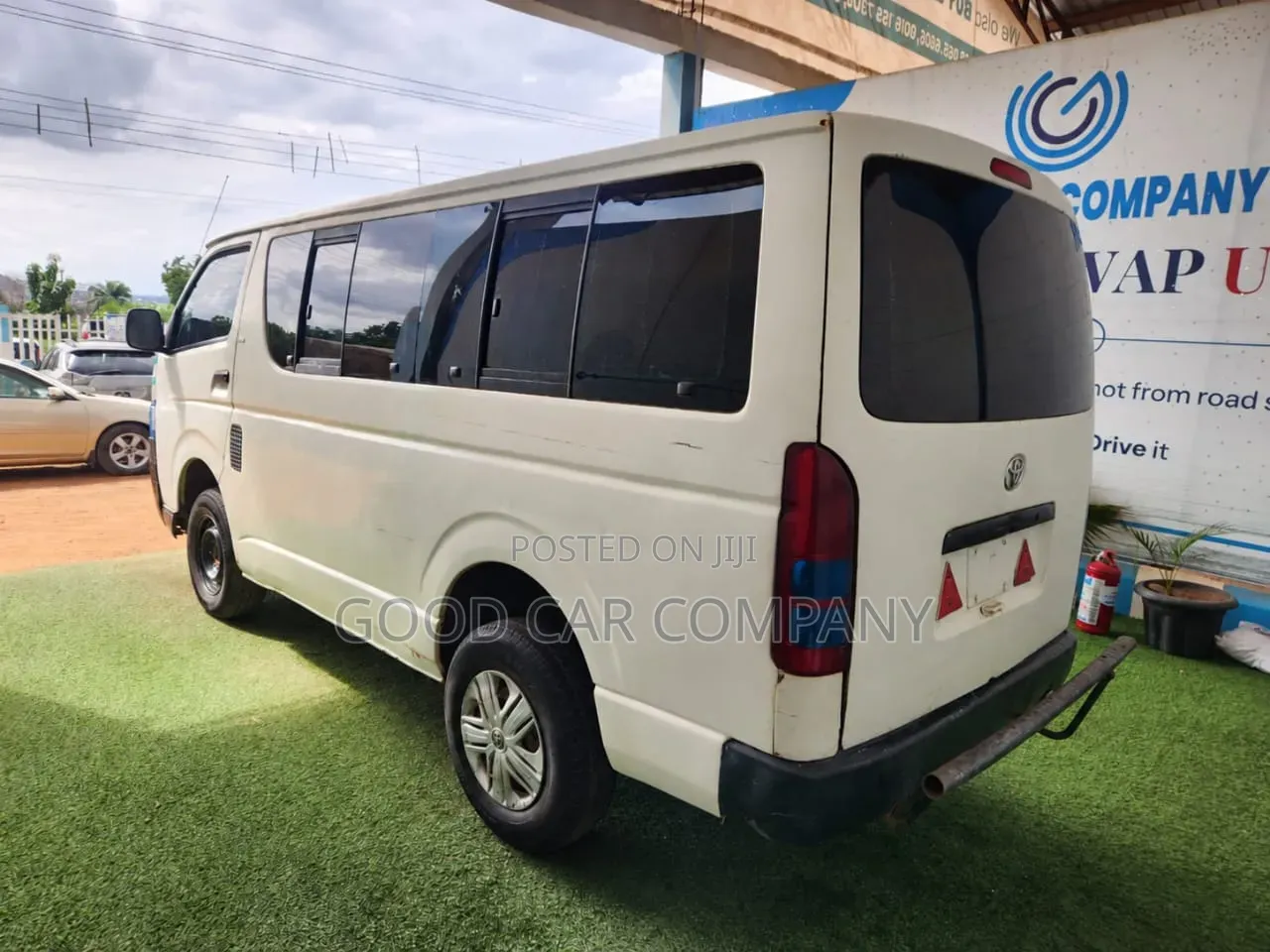 Toyota HiAce 2007 White