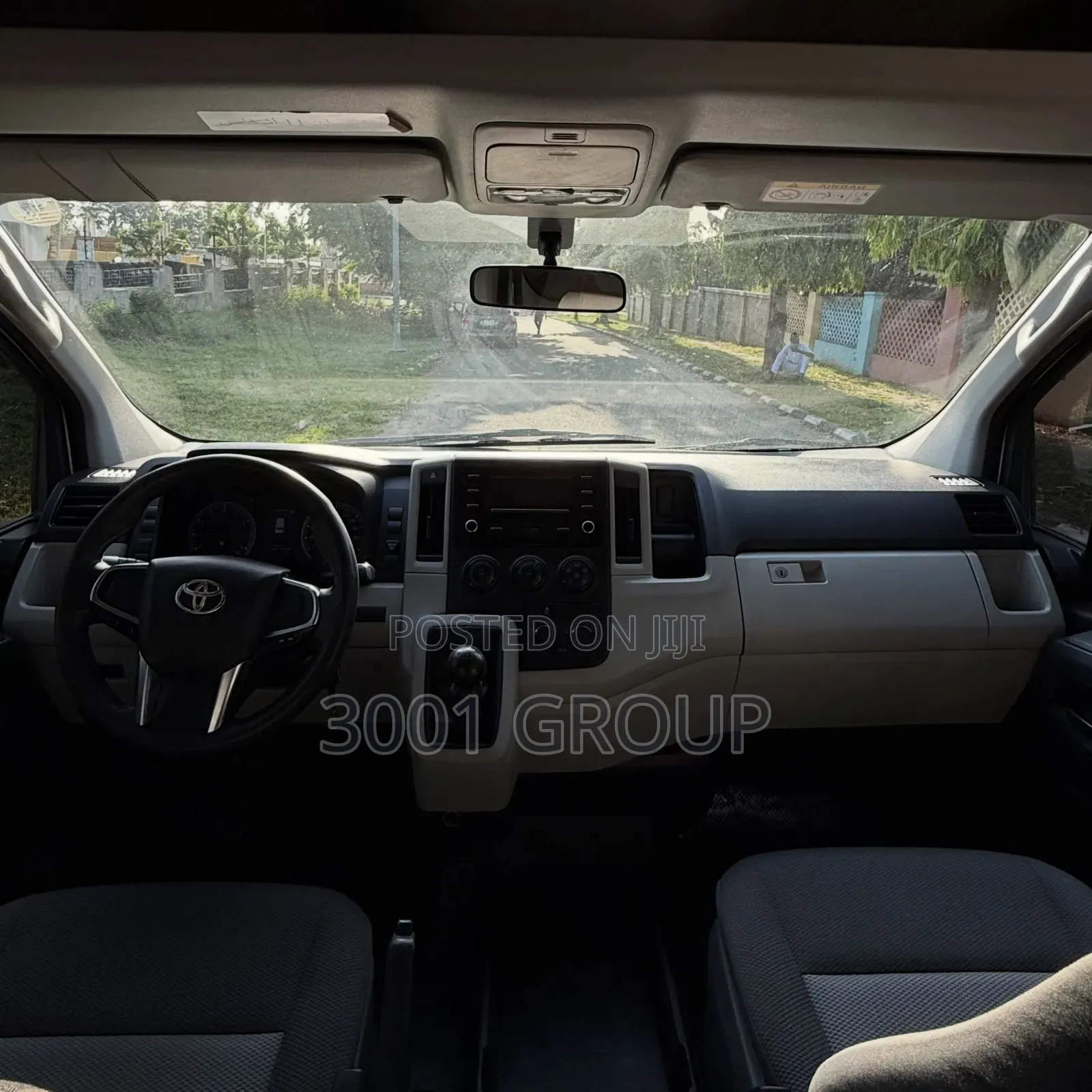 Toyota HiAce 2022 White