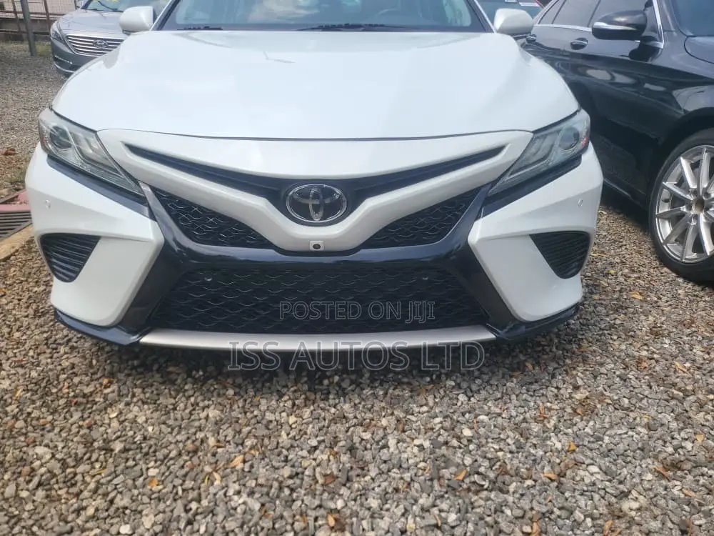 Toyota Camry XSE V6 FWD (3.5L 6cyl 8AM) 2018 White