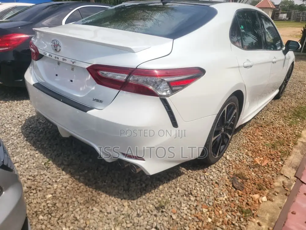 Toyota Camry XSE V6 FWD (3.5L 6cyl 8AM) 2018 White