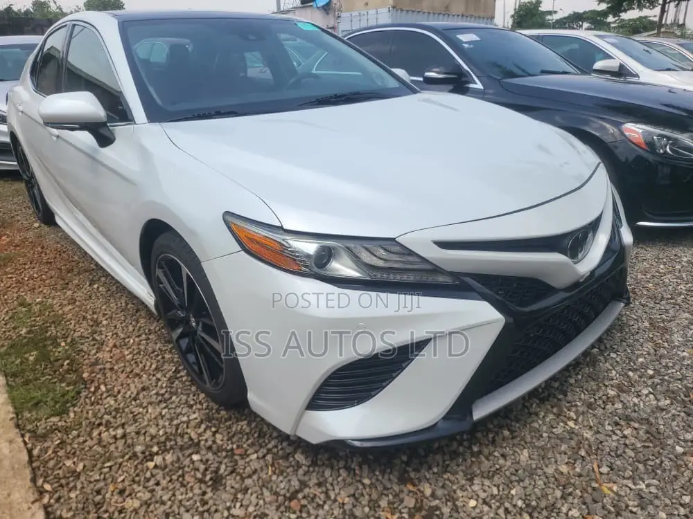 Toyota Camry XSE V6 FWD (3.5L 6cyl 8AM) 2018 White