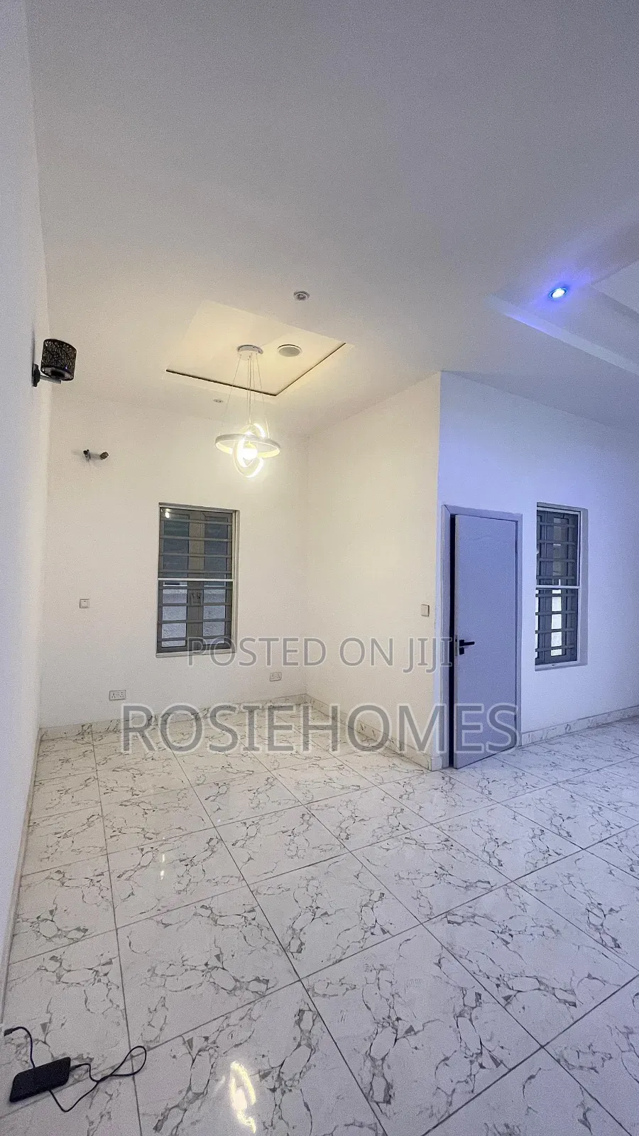 4bdrm Duplex in Oral Estate, Chevron for sale