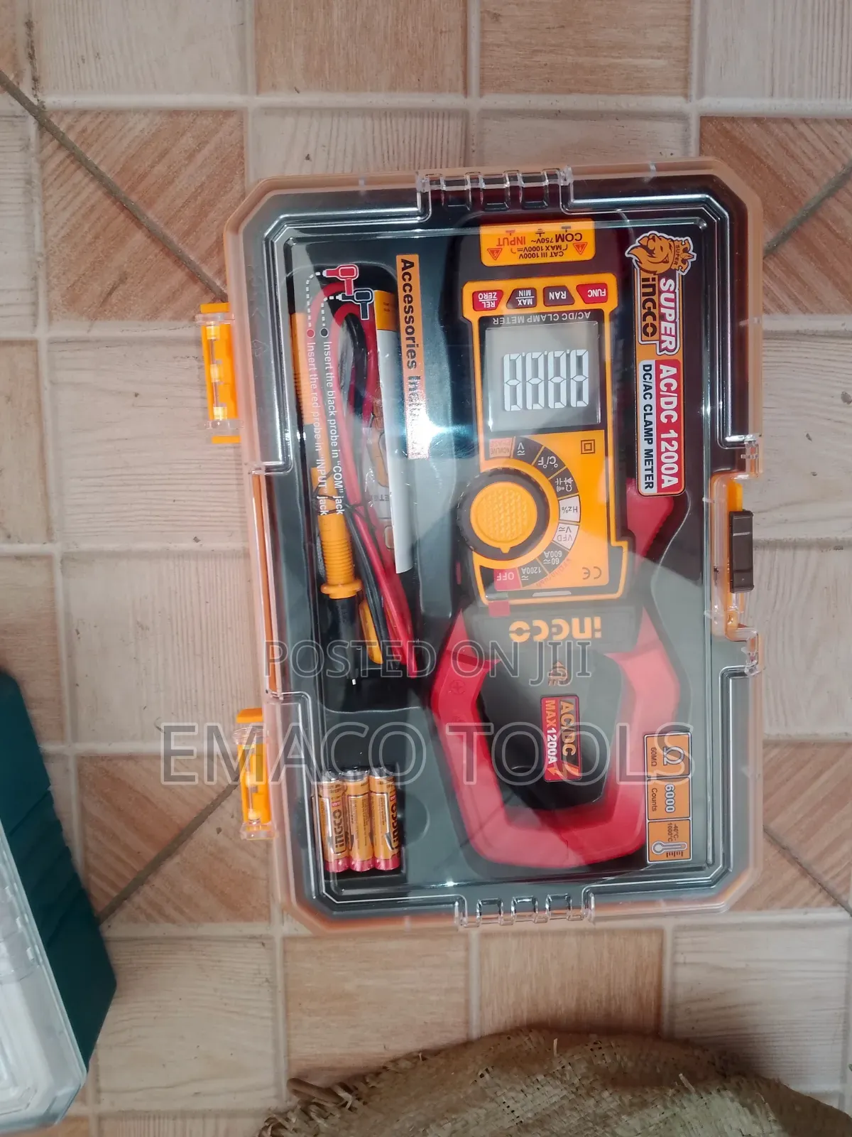 AC/DC Clamp Meter