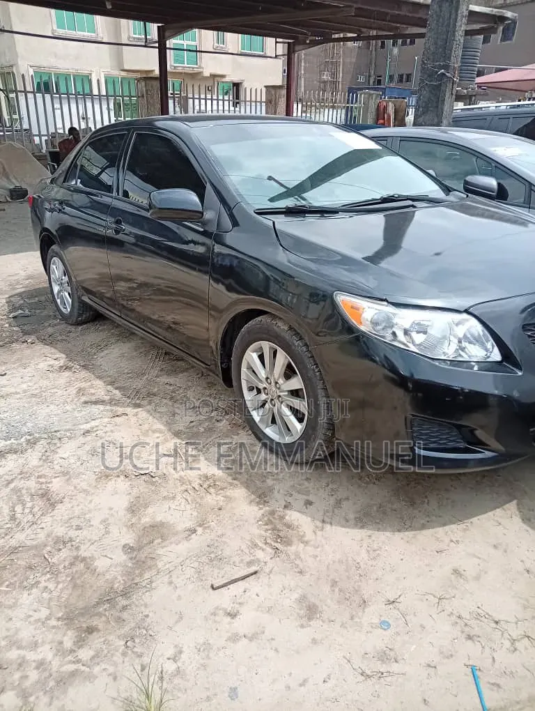 Toyota Corolla 2010 Black