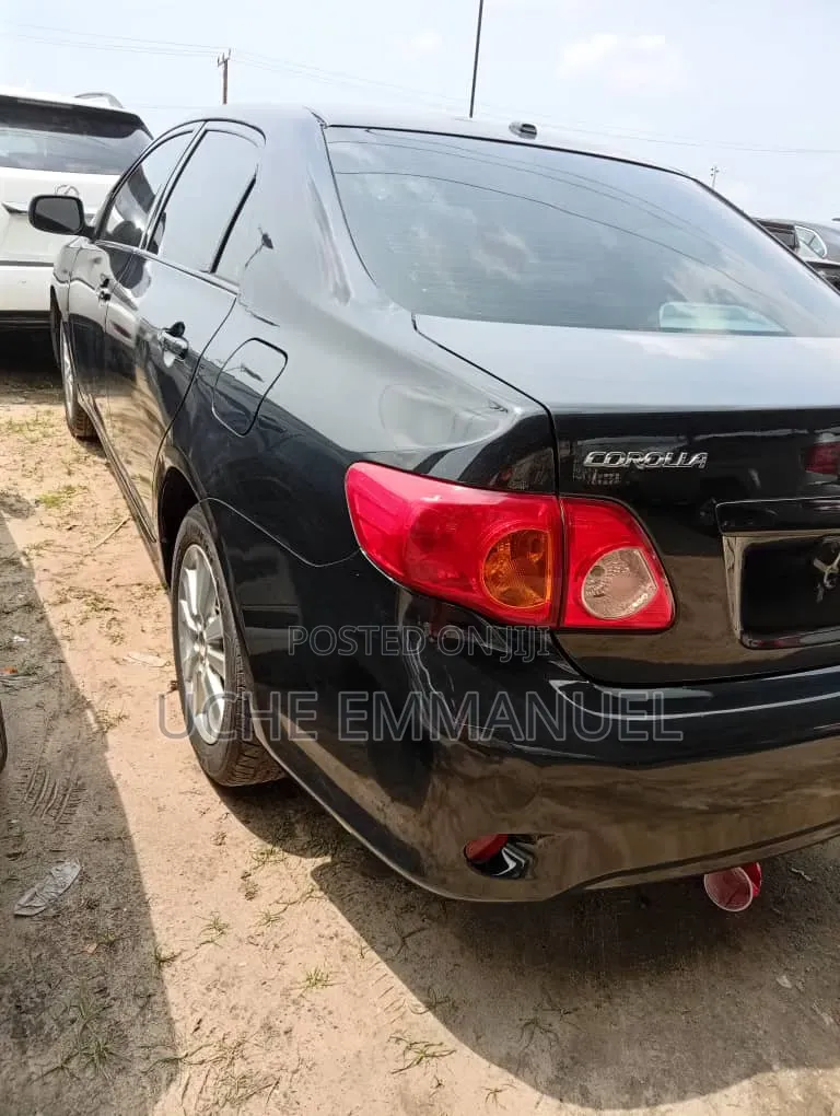 Toyota Corolla 2010 Black
