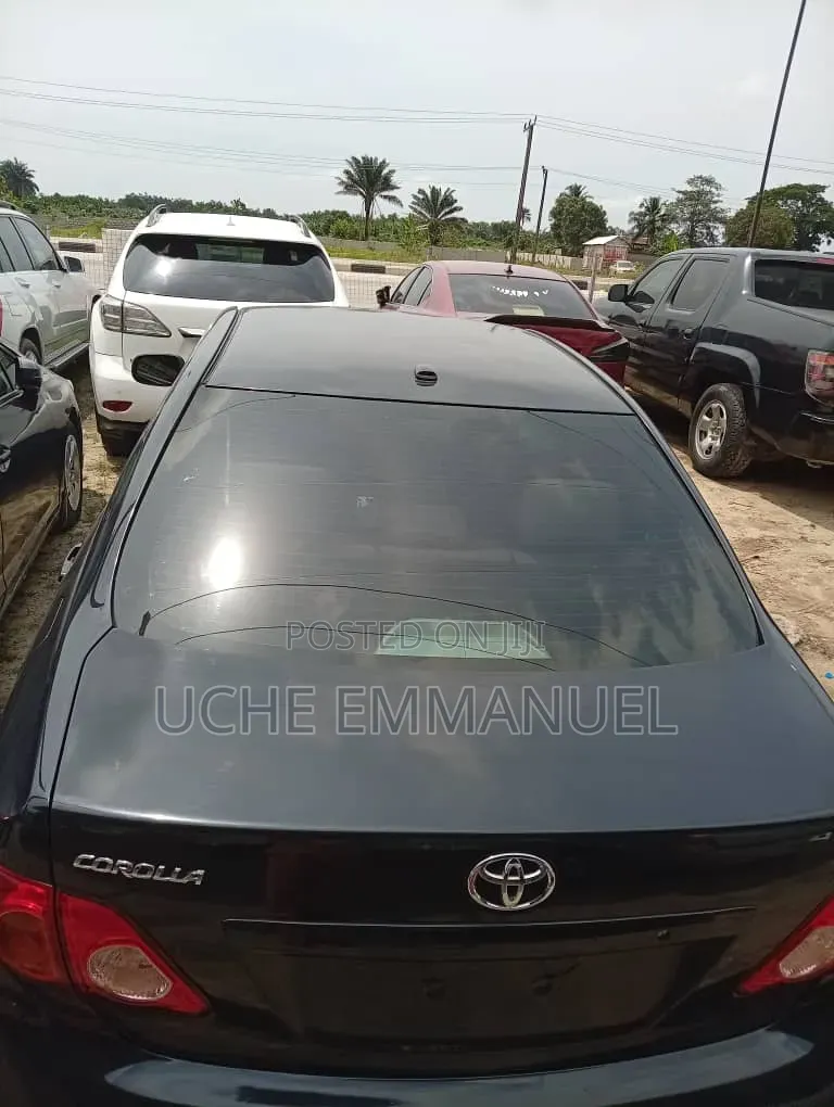 Toyota Corolla 2010 Black