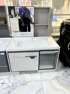 High Quality Cabinet With Mirror