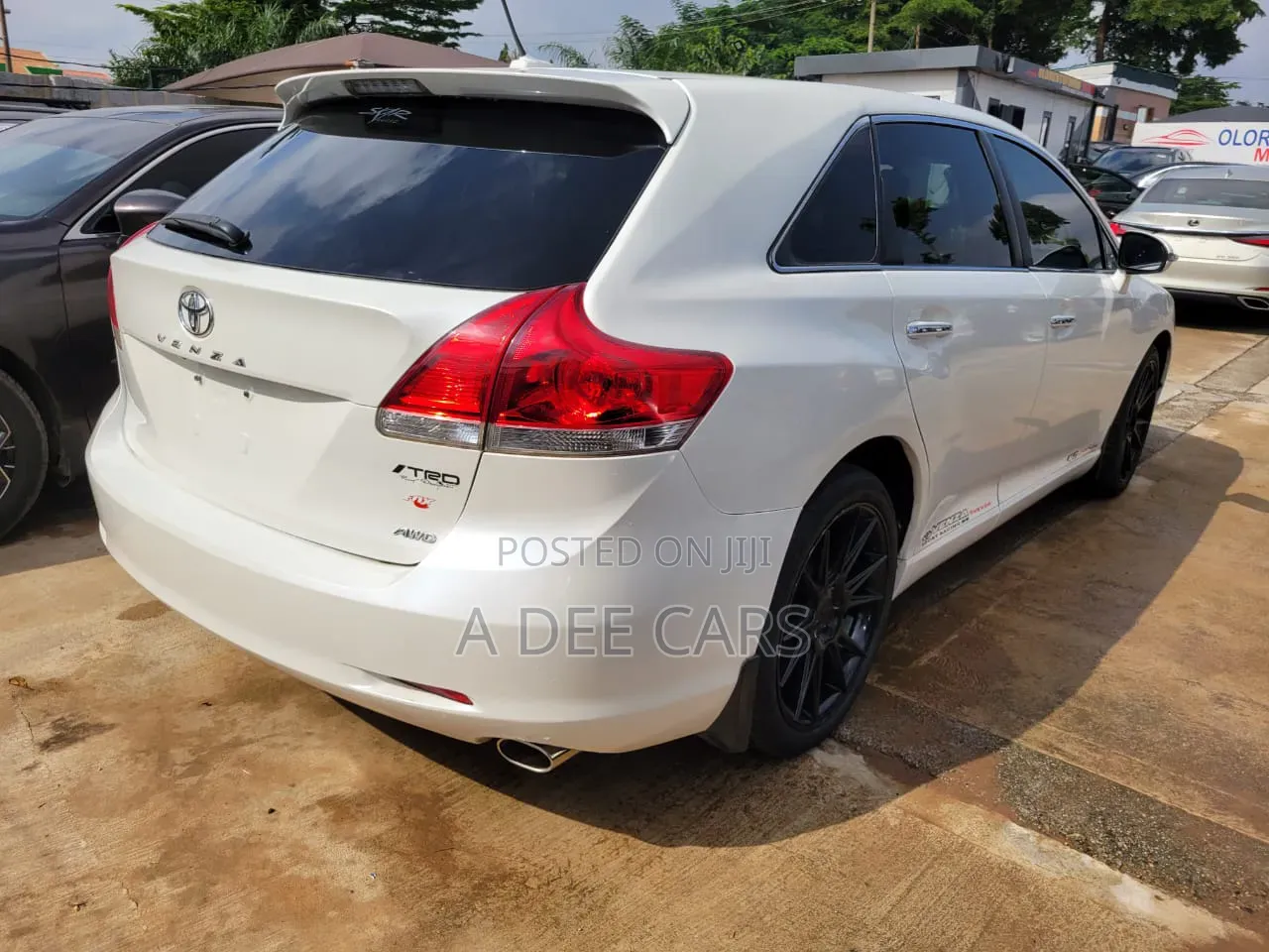 Toyota Venza Limited 2011 White