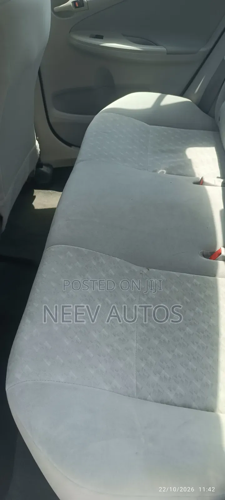 Toyota Corolla LE 4dr Sedan (1.8L 4cyl 4A) 2010 Gray