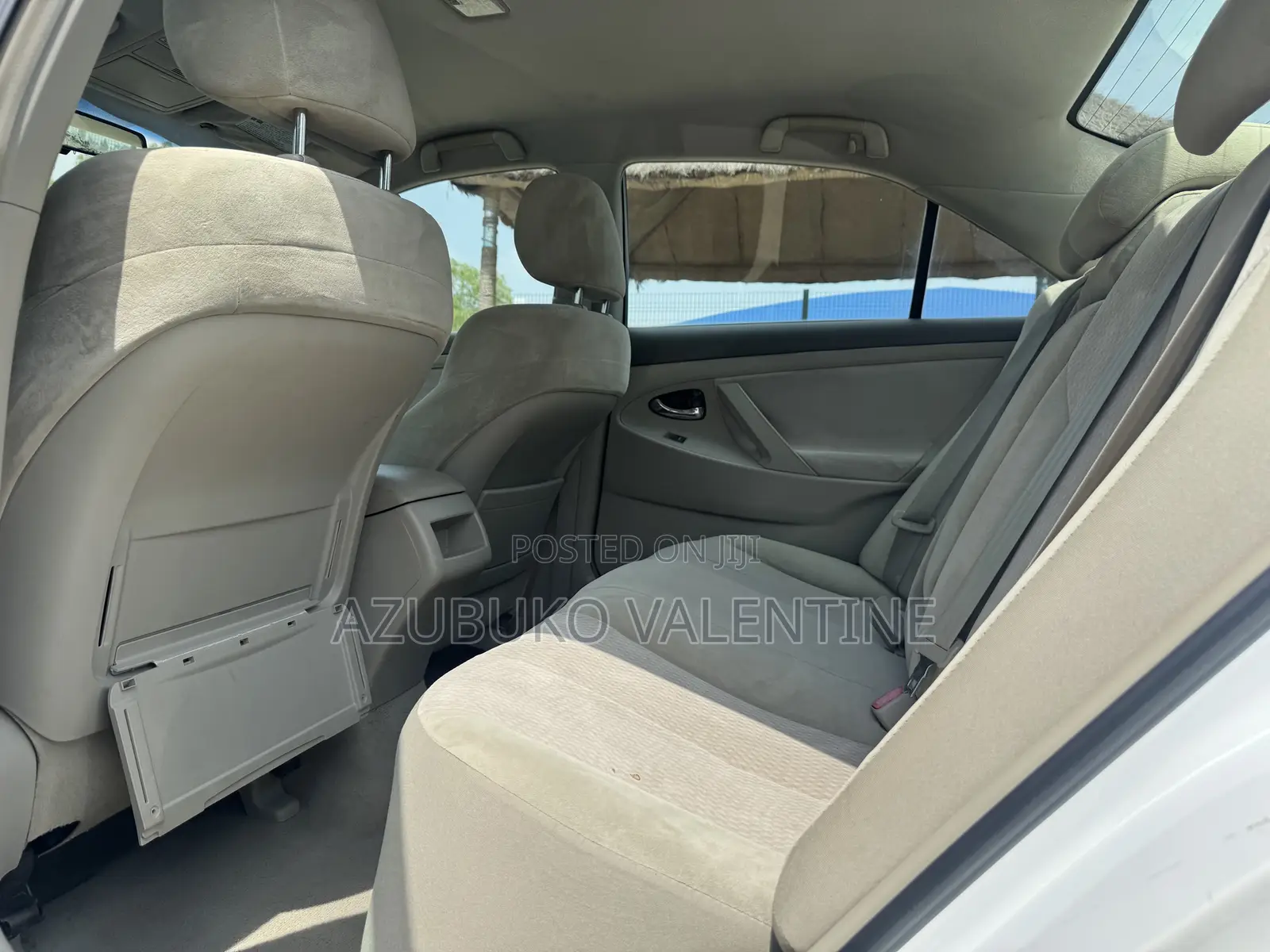 Toyota Camry LE V6 4dr Sedan (3.5L 6cyl 6AM) 2010 White