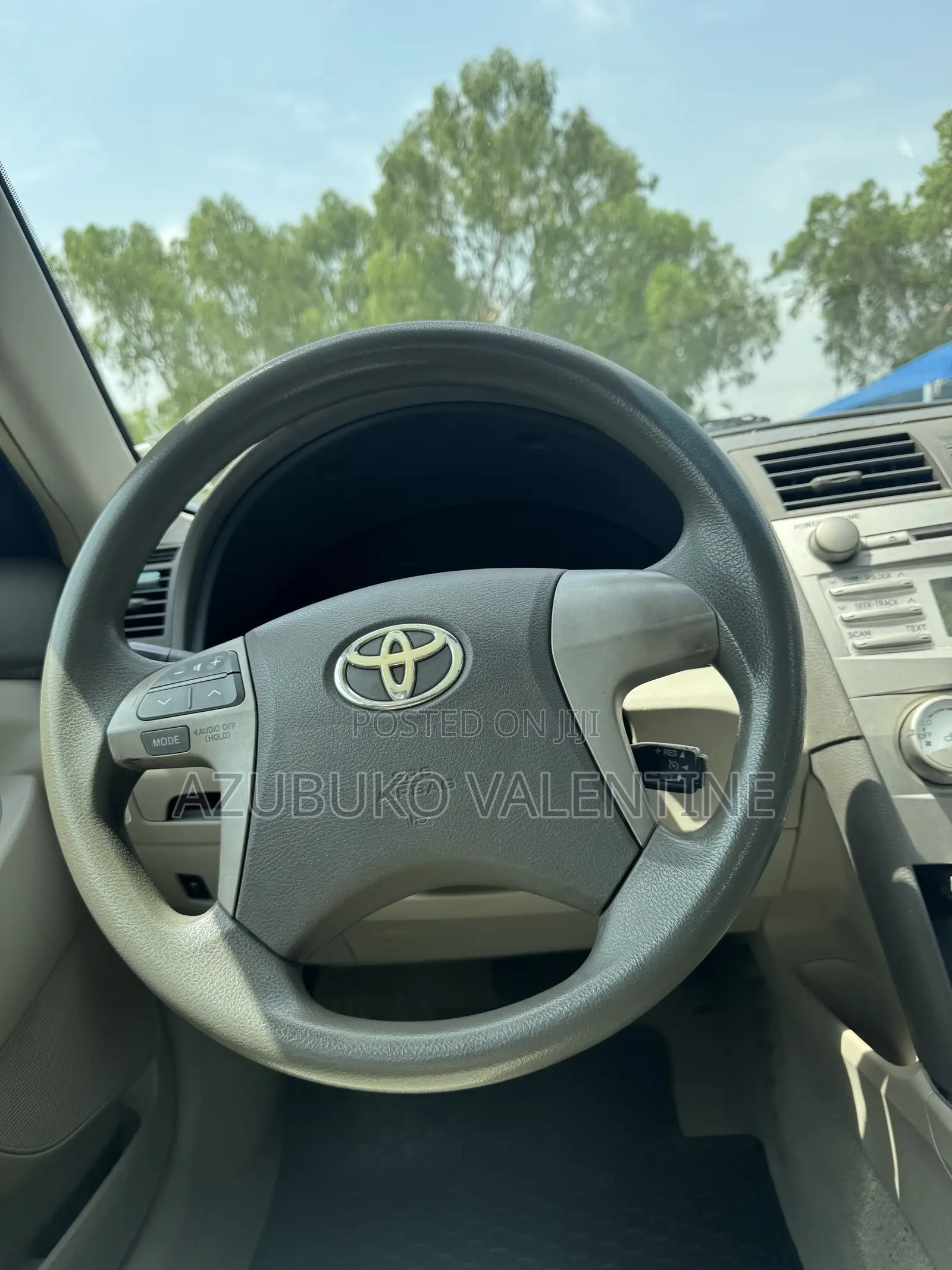 Toyota Camry LE V6 4dr Sedan (3.5L 6cyl 6AM) 2010 White