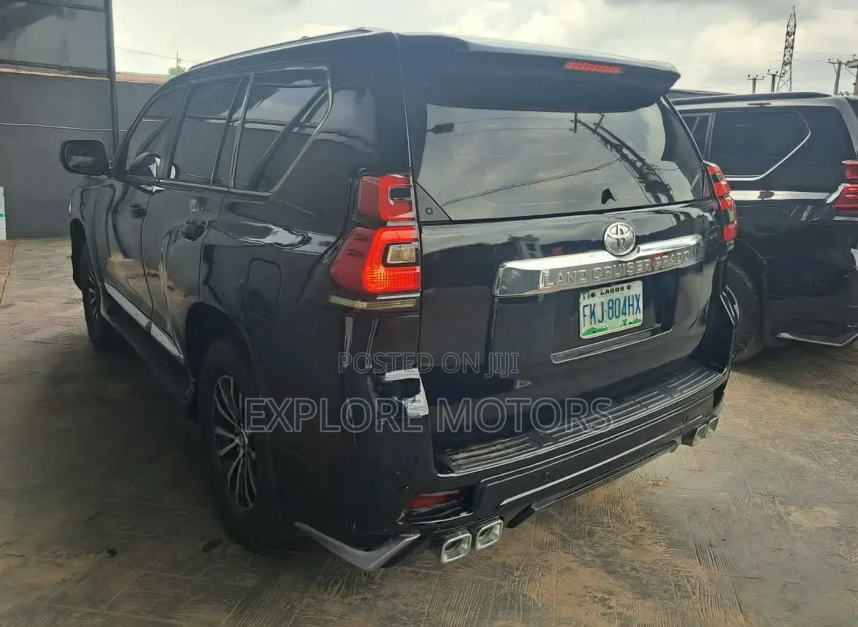 Toyota Land Cruiser Prado 2023 Black