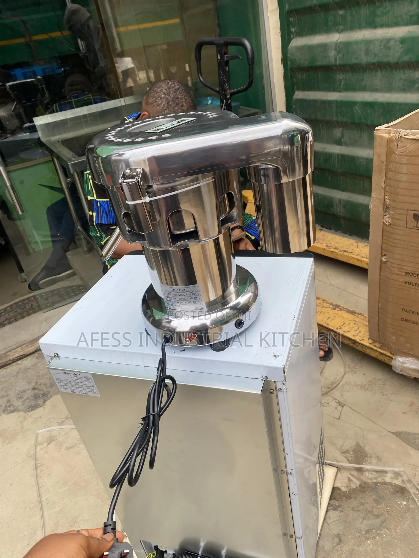 Commercial Citrus Juicer