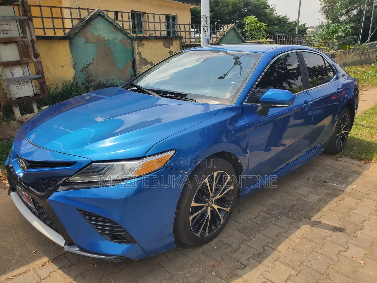 Toyota Camry 2018 Blue