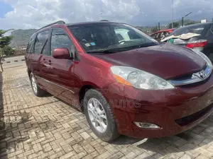 Toyota Sienna XLE Limited FWD 2006 Red