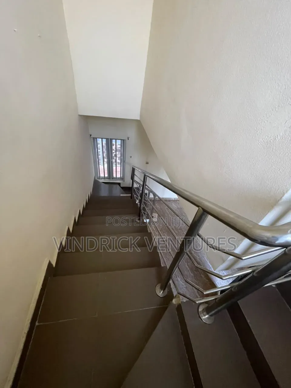 2bdrm Block of Flats in Ikota Gra for rent
