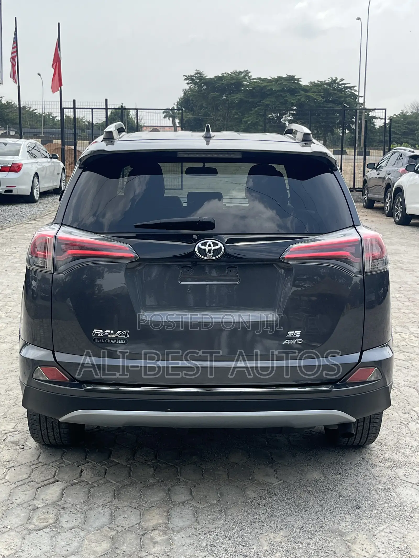 Toyota RAV4 LE AWD (2.5L 4cyl 6A) 2016 Gray