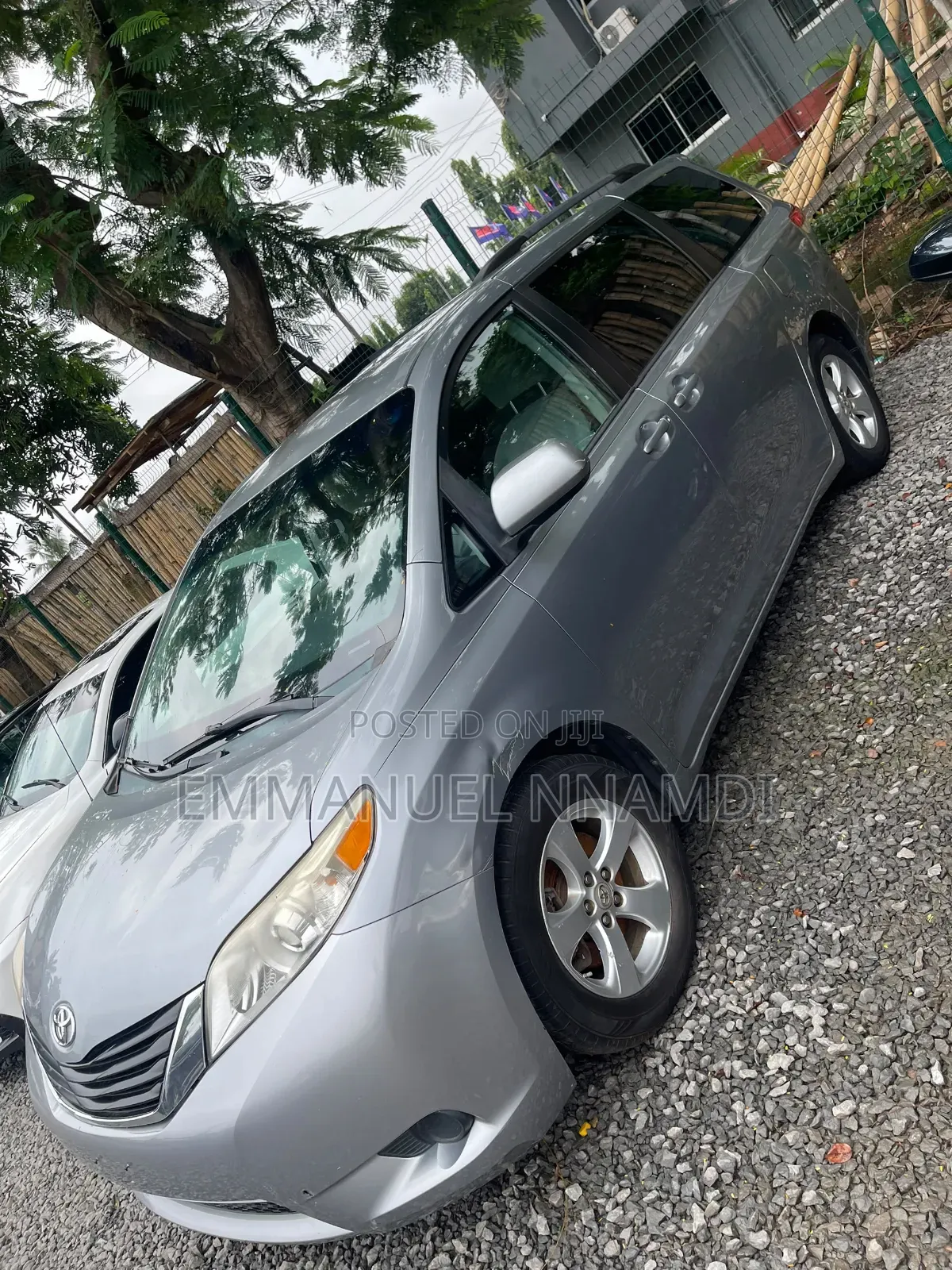 Toyota Sienna LE AWD 7-Passenger 2013 Silver