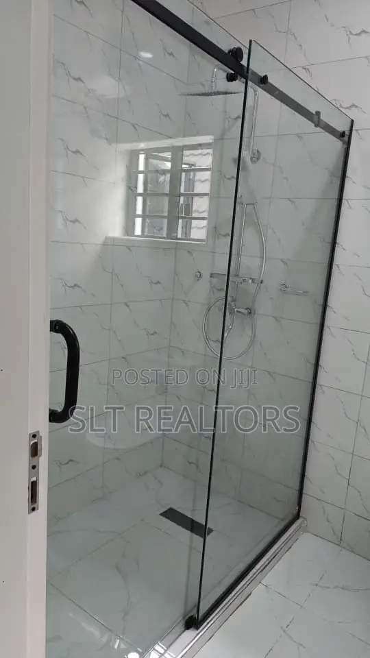 5bdrm Duplex in Alalubosa Gra for sale