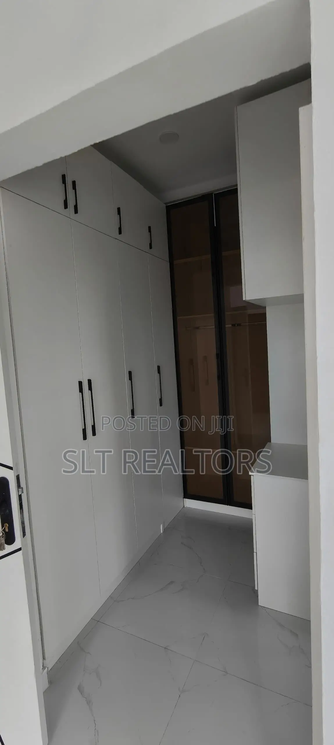 5bdrm Duplex in Alalubosa Gra for sale