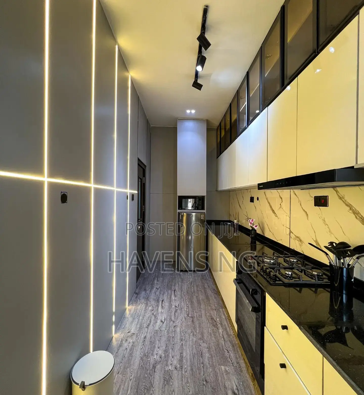 Luxury 1-Bedroom Smart Penthouse in Utako, Abuja