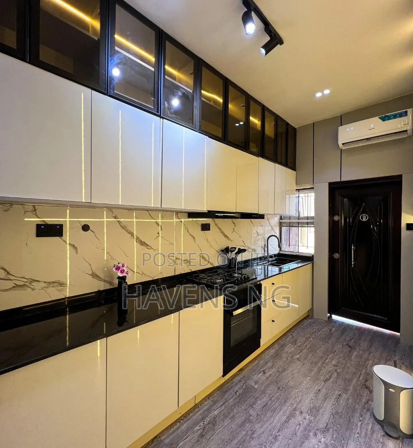 Luxury 1-Bedroom Smart Penthouse in Utako, Abuja