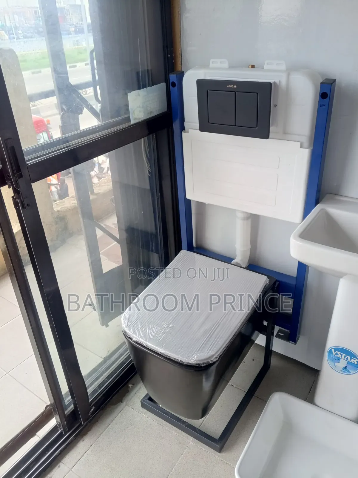 Original Square Black Conceal Water Closet