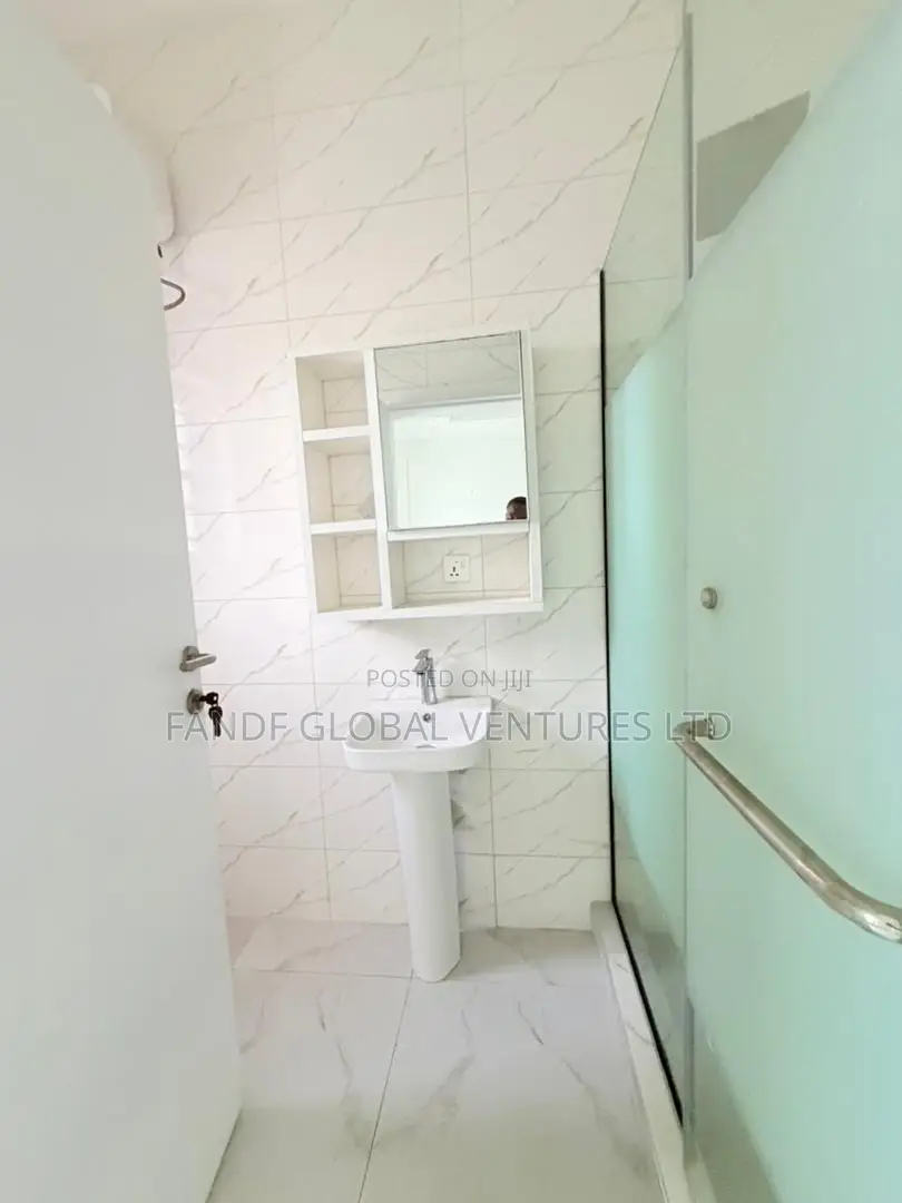 5bdrm Duplex in Isheri North for sale