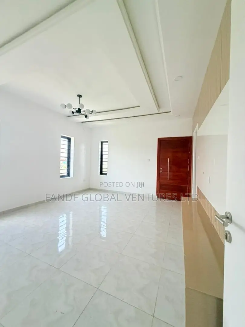5bdrm Duplex in Isheri North for sale