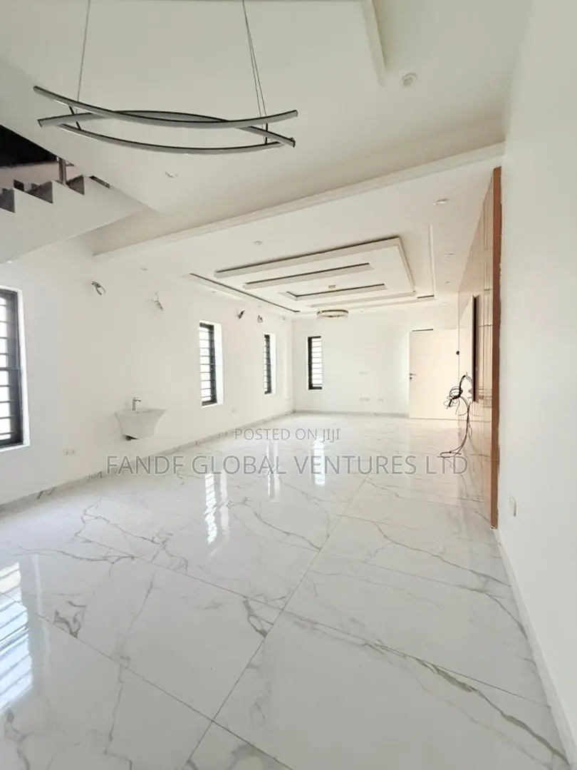 5bdrm Duplex in Isheri North for sale