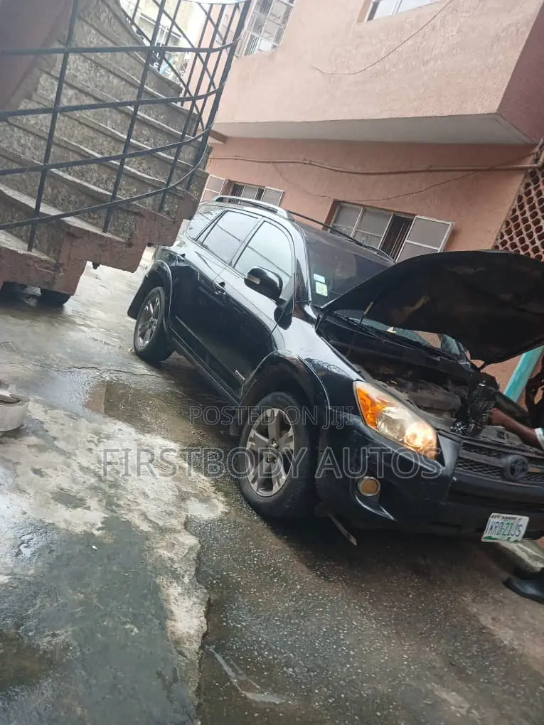 Toyota RAV4 2011 Black