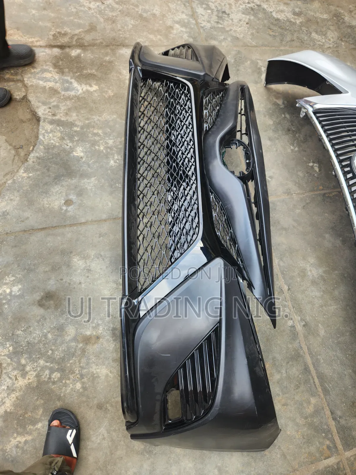 Complete Front Bumper Camry Se 2018