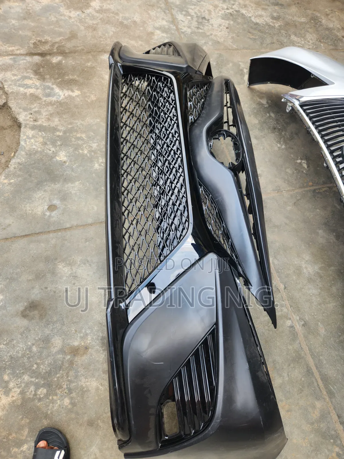 Complete Front Bumper Camry Se 2018