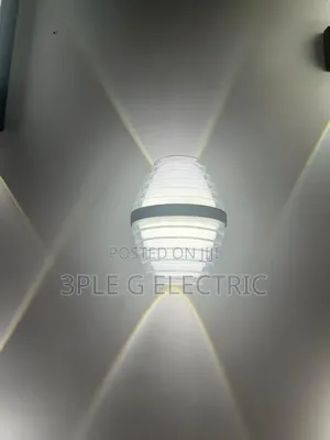 Stylish LED Wall Light for Outside Decoration