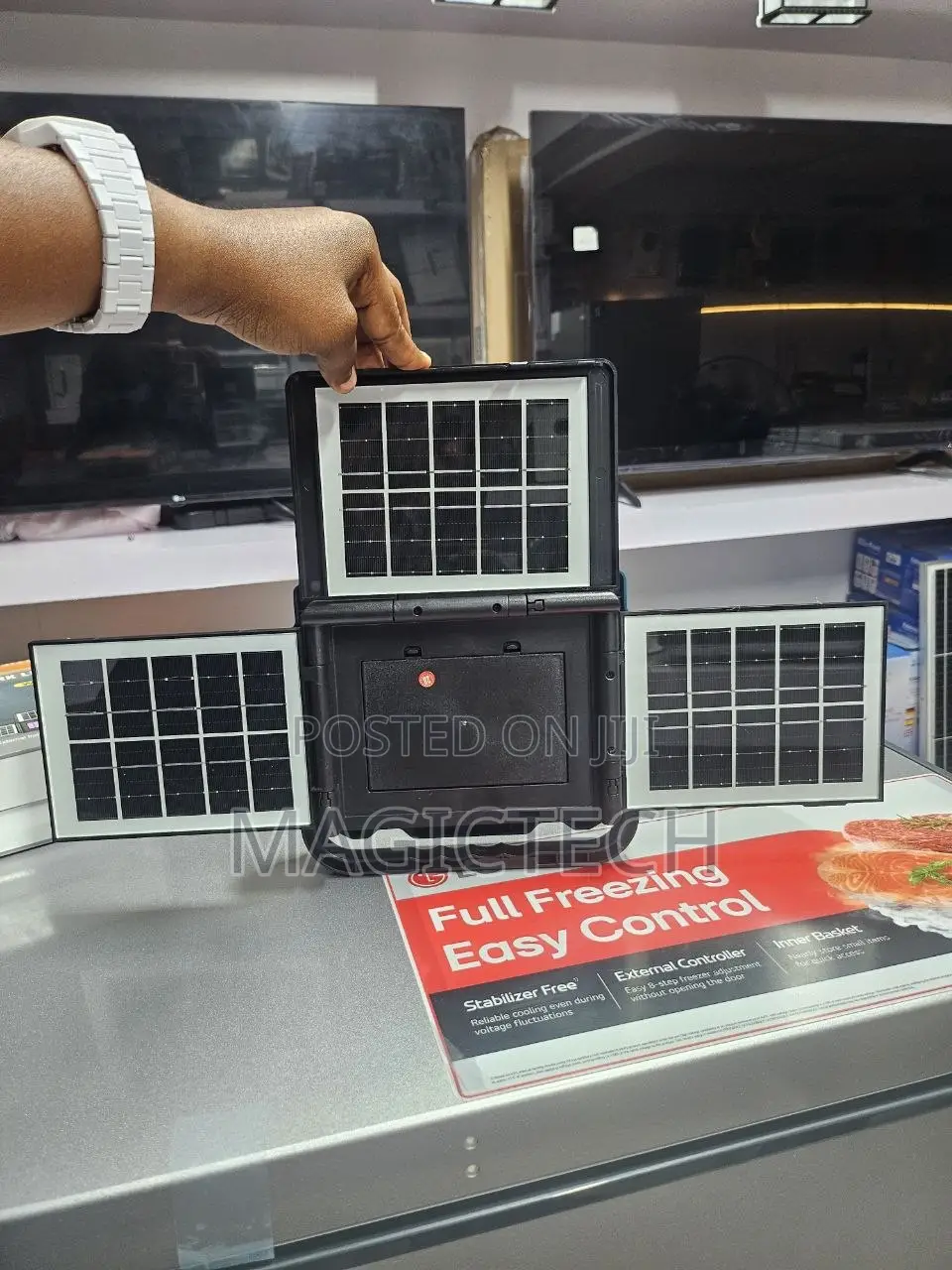 Suntrick Solar Flood Light With 3 Detachable Solar Panels