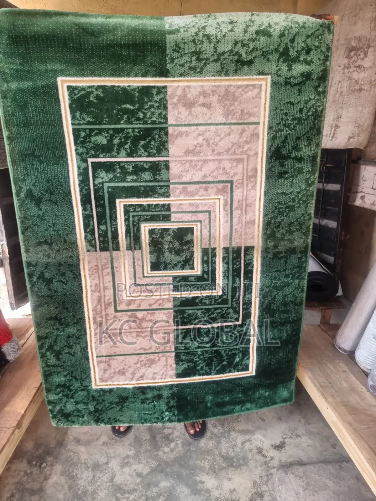 Center Rug. 7 by 10 
High Quality Smooth Center Rug
Available in Bulk