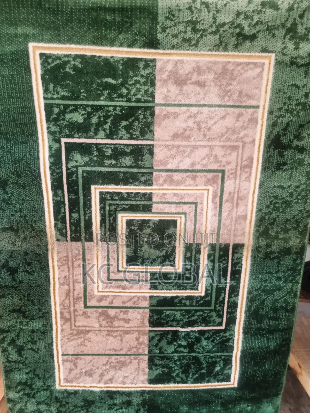 Center Rug. 7 by 10 
High Quality Smooth Center Rug
Available in Bulk