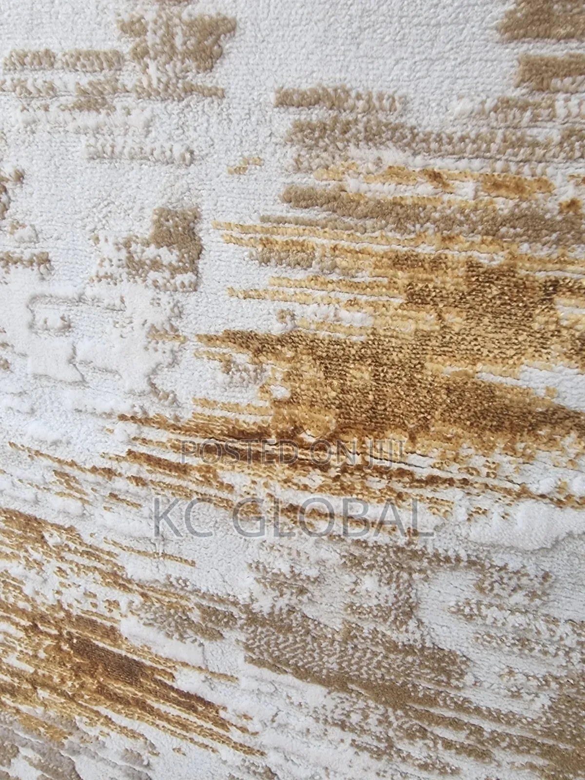 Center Rug. 7 by 10 High Quality Smooth Center Rug Available in Bulk