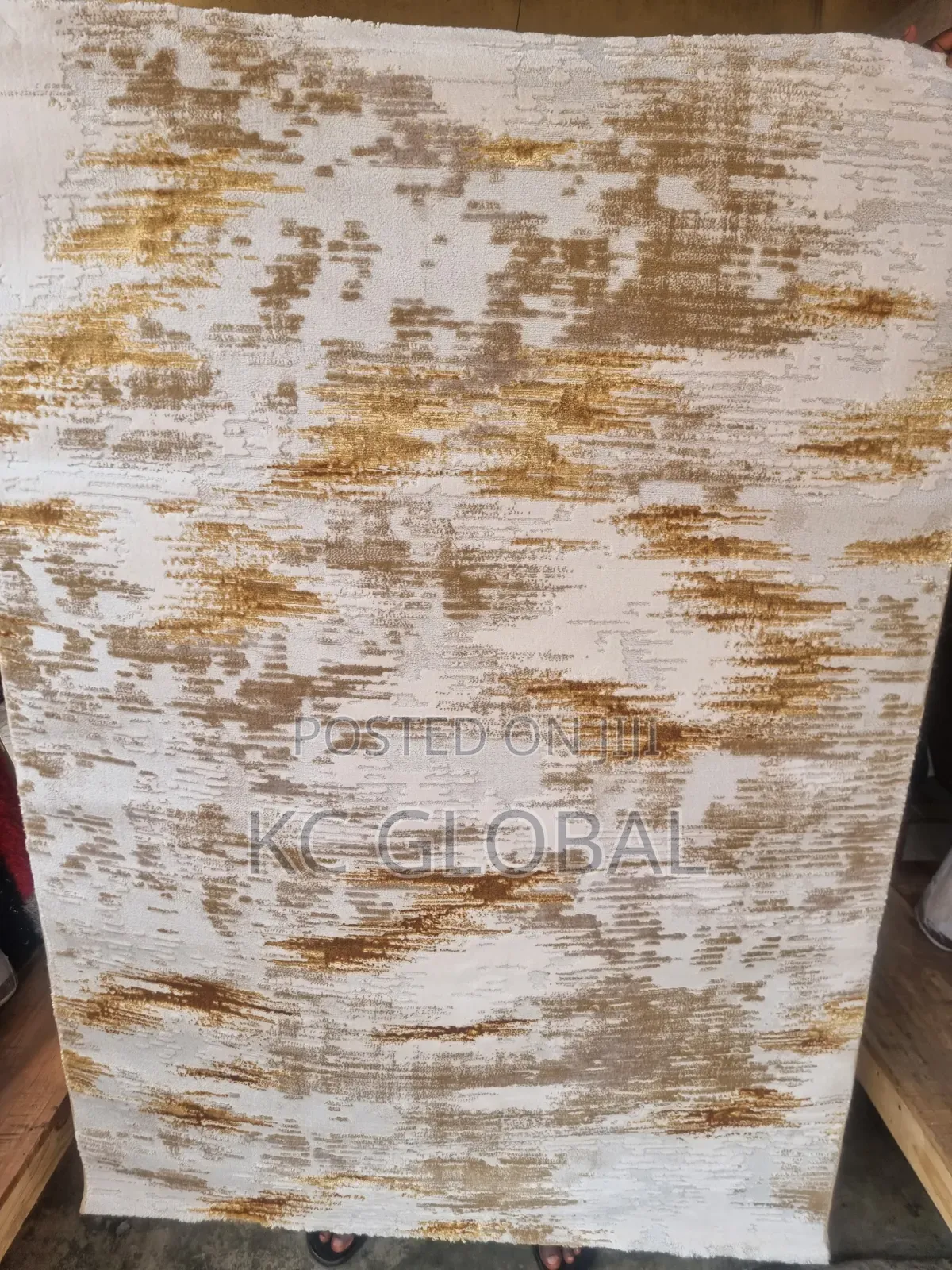 Center Rug. 7 by 10 High Quality Smooth Center Rug Available in Bulk