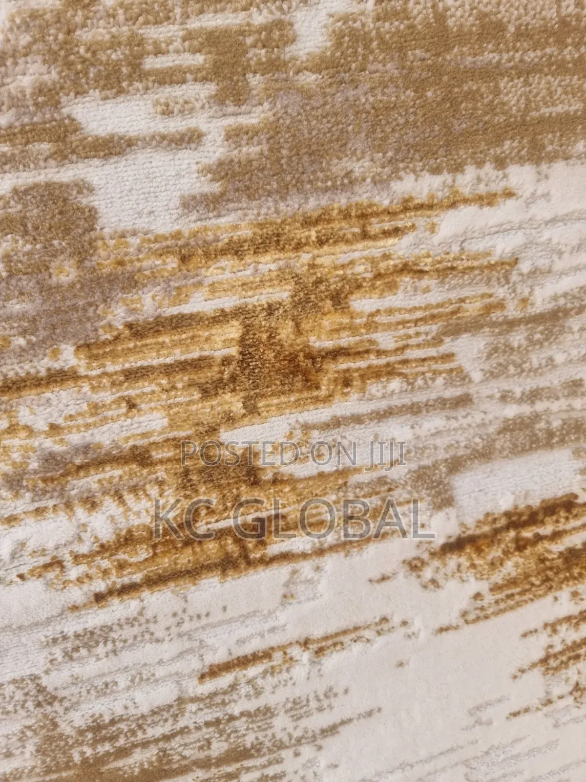 Center Rug. 7 by 10 High Quality Smooth Center Rug Available in Bulk