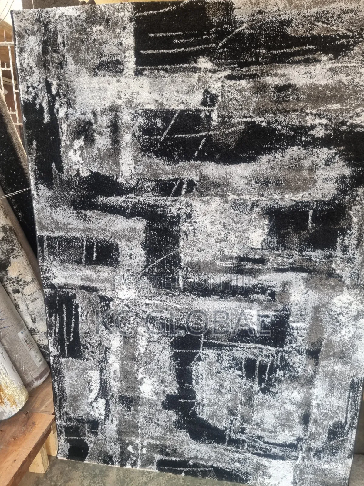Center Rug. 8 by 11 High Quality Smooth Center Rug Available in Bulk