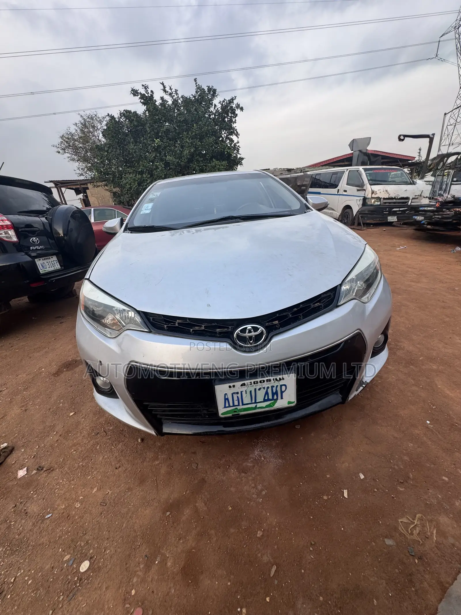 Toyota Corolla S Premium 4dr Sedan (1.8L 4cyl CVT) 2014 White