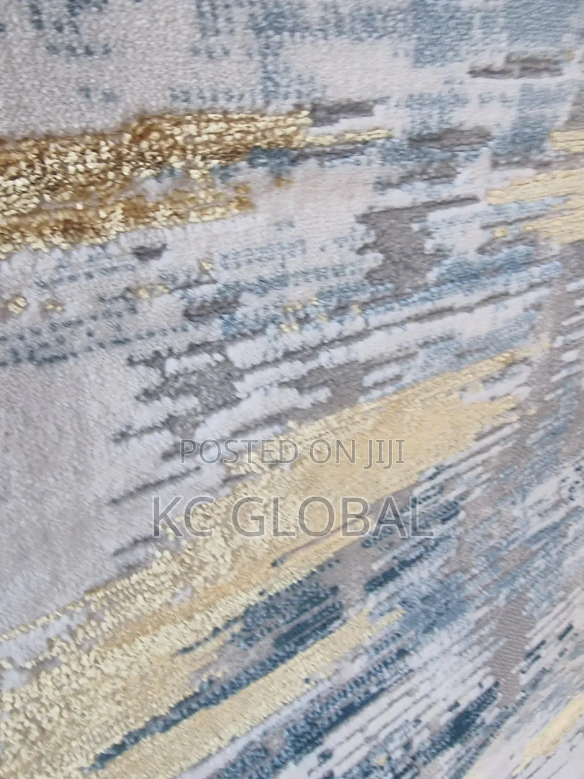 Center Rug. 7 by 10 High Quality Smooth Center Rug Available in Bulk