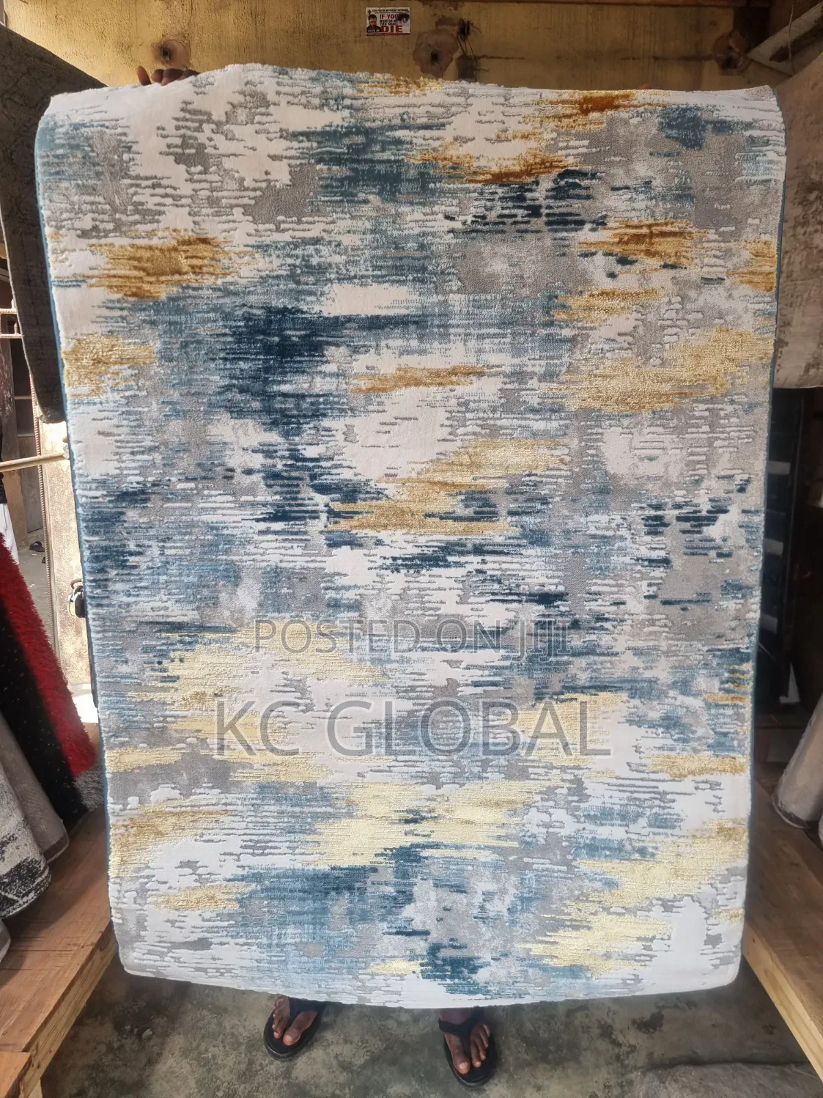 Center Rug. 7 by 10 High Quality Smooth Center Rug Available in Bulk