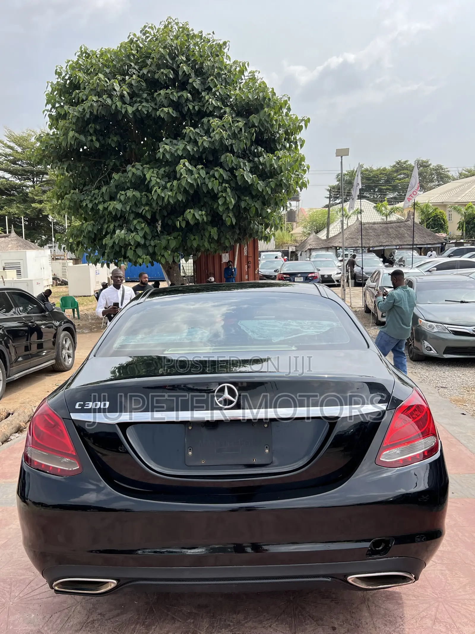 Mercedes-Benz C300 Luxury Sedan RWD (2.0L 4cyl 7A) 2016 Black