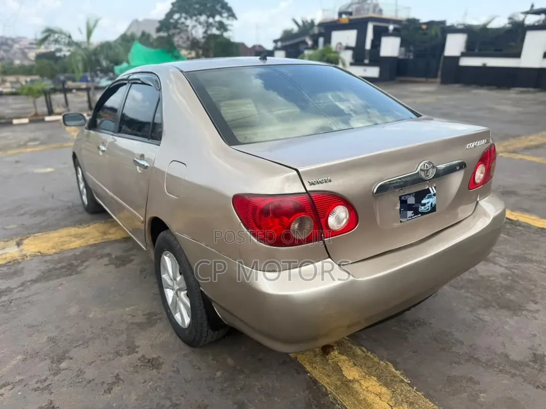 Toyota Corolla LE 2006 Gold