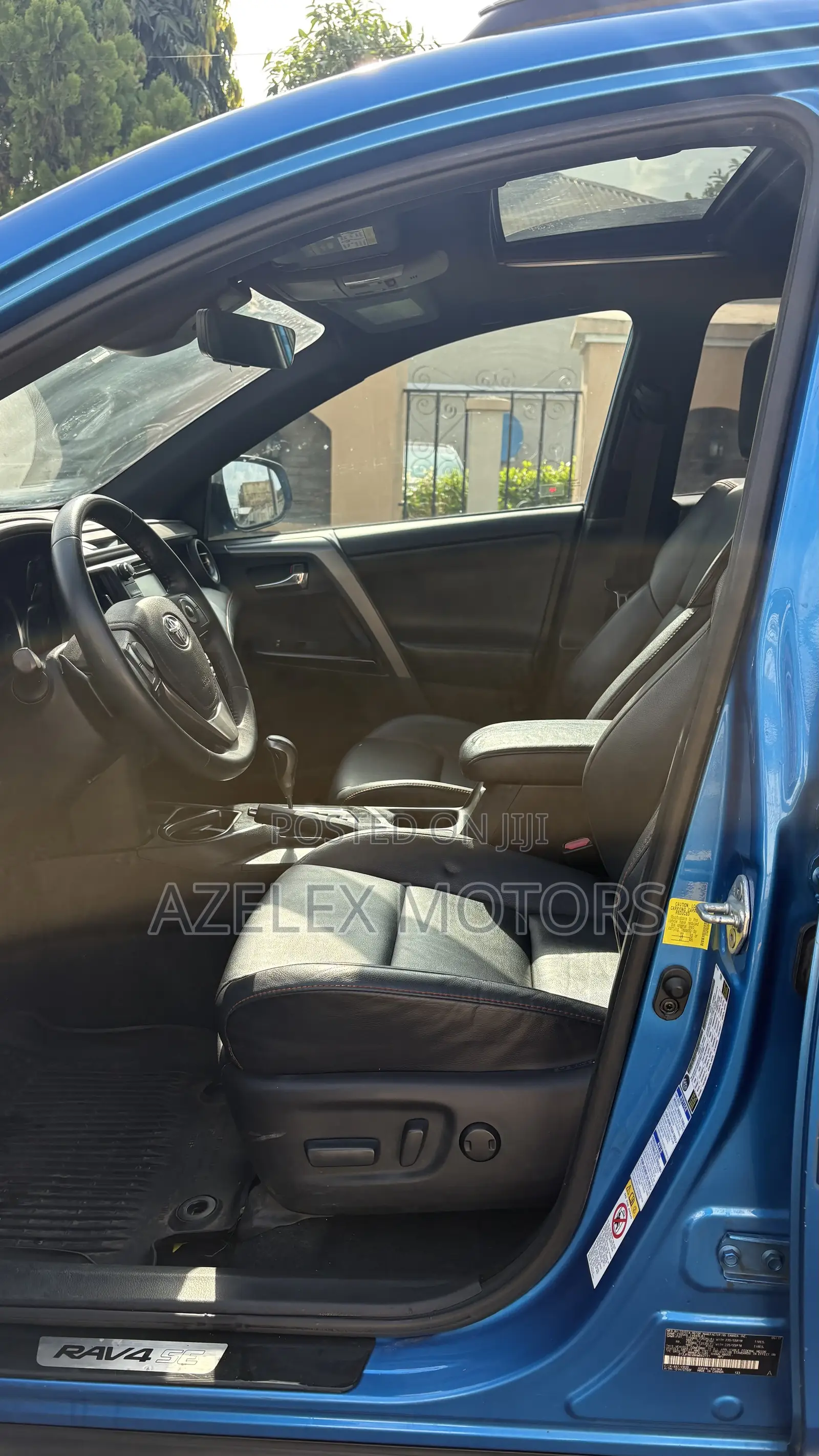 Toyota RAV4 XLE AWD (2.5L 4cyl 6A) 2017 Blue