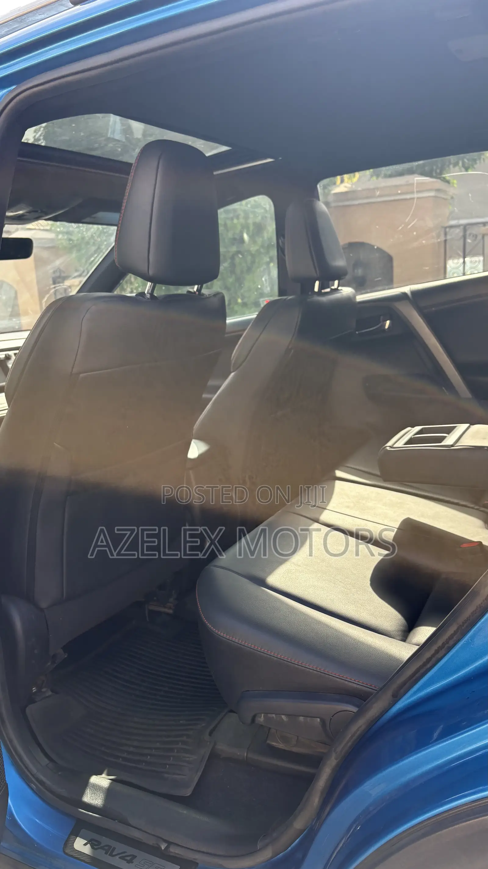 Toyota RAV4 XLE AWD (2.5L 4cyl 6A) 2017 Blue